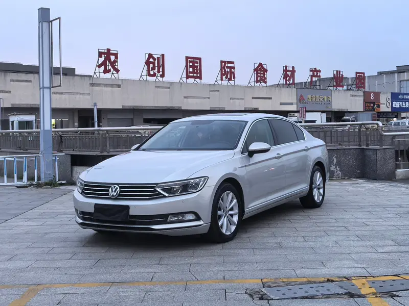 Volkswagen Magotan 330 TSI DSG