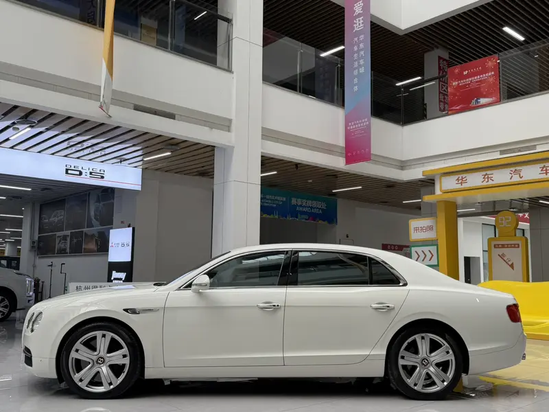 Bentley Flying Spur — фото 4