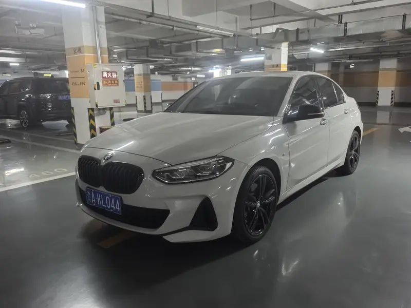 BMW 1 Series — фото 1