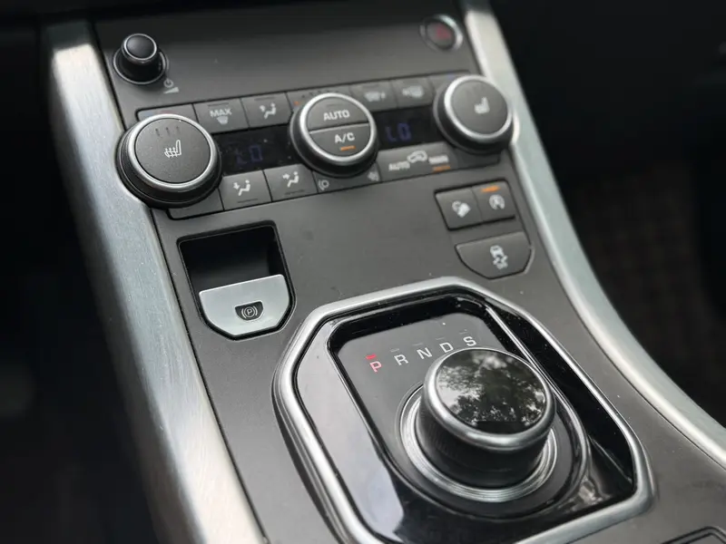 Land Rover Range Rover Evoque — фото 9