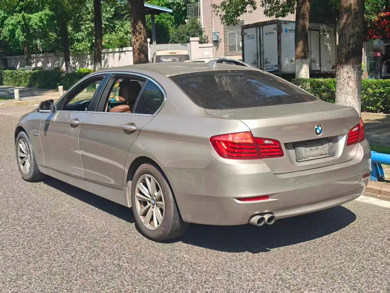 BMW 5 Series — фото 4