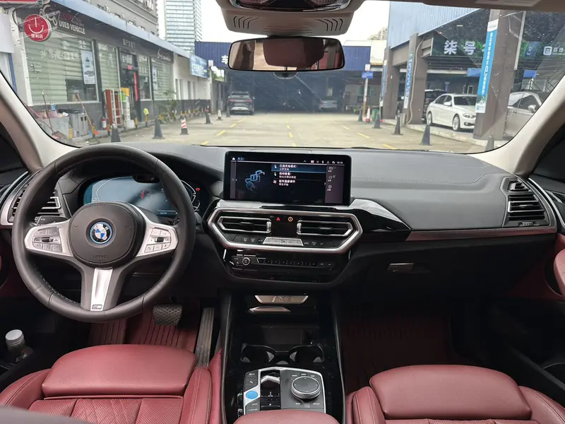BMW iX3 продвинутая — фото 10
