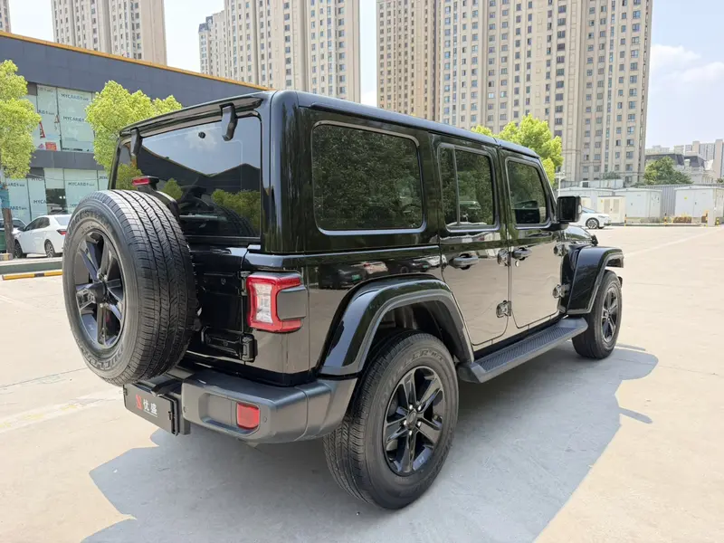 Jeep Wrangler — фото 7