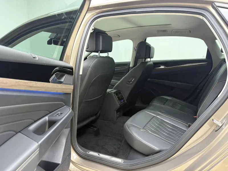 Volkswagen Passat — фото 12