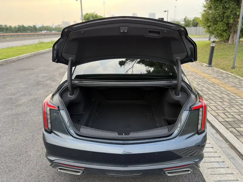 Cadillac CT5 — фото 13