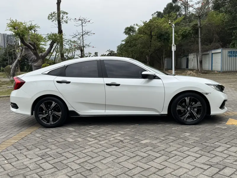 Honda Civic — фото 7