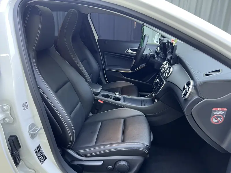 Mercedes-Benz GLA — фото 12