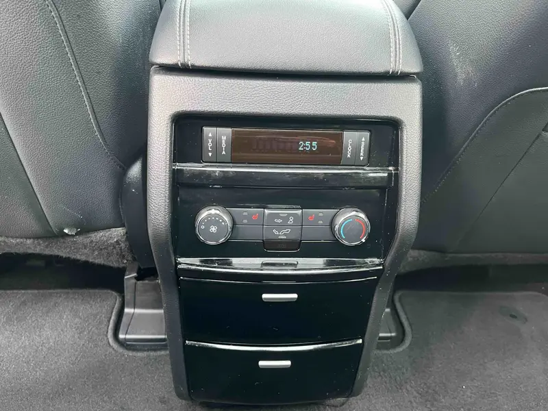 Ford Edge — фото 14