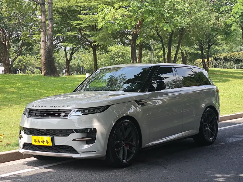 Land Rover Range Rover 400 PS DYNAMIC SE