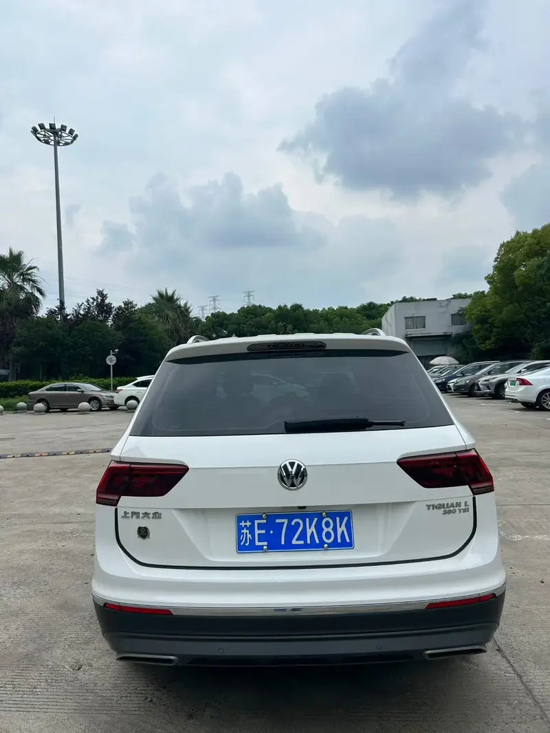 Volkswagen Tiguan L — фото 4