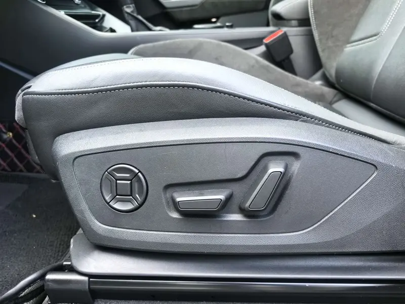 Audi Q3 Sportback — фото 14