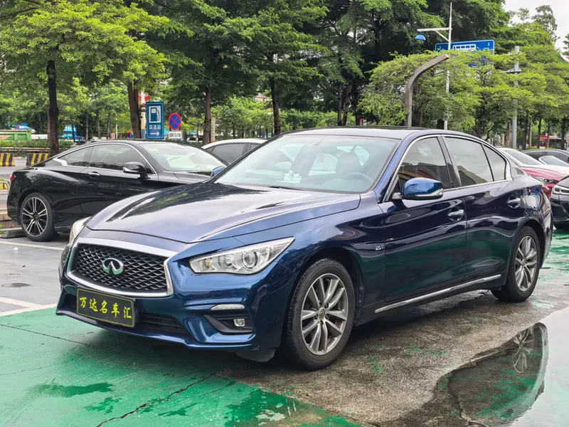 Infiniti Q50L