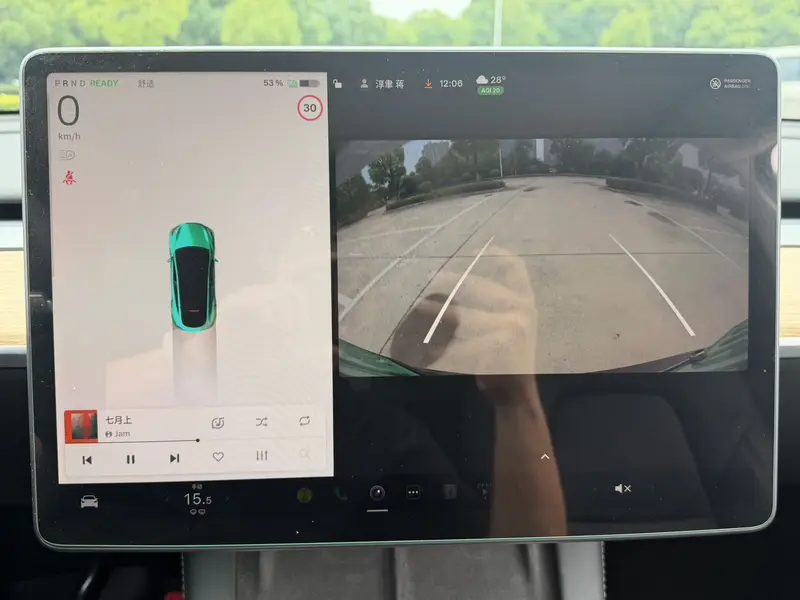 Tesla Model Y — фото 9