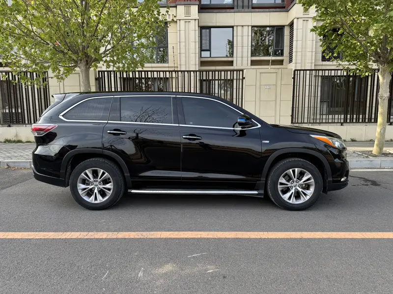 Toyota Highlander — фото 5