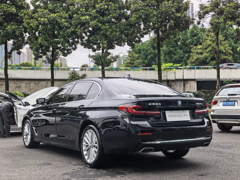 BMW 5 Series — фото 5