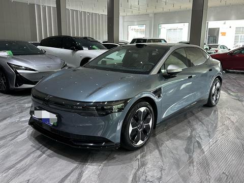ZEEKR 007, 2025 год