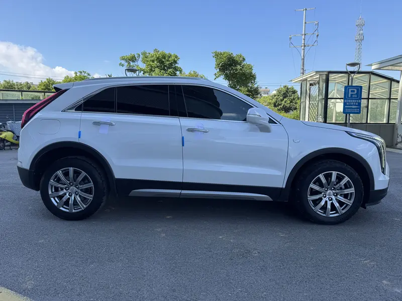 Cadillac XT4 — фото 8