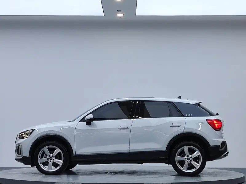 Audi Q2L — фото 4