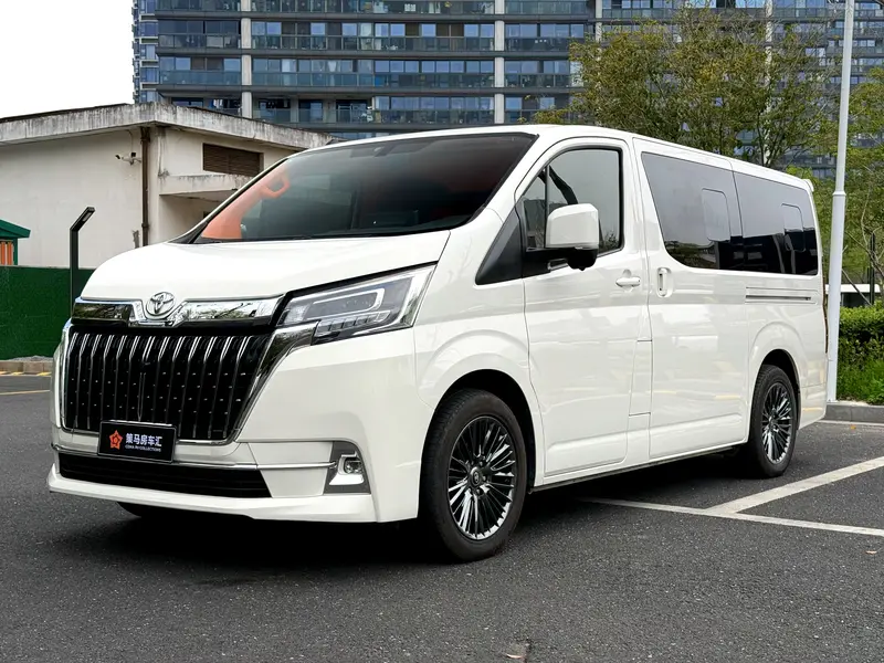 Toyota Hiace 3.5 L AT RWD 7