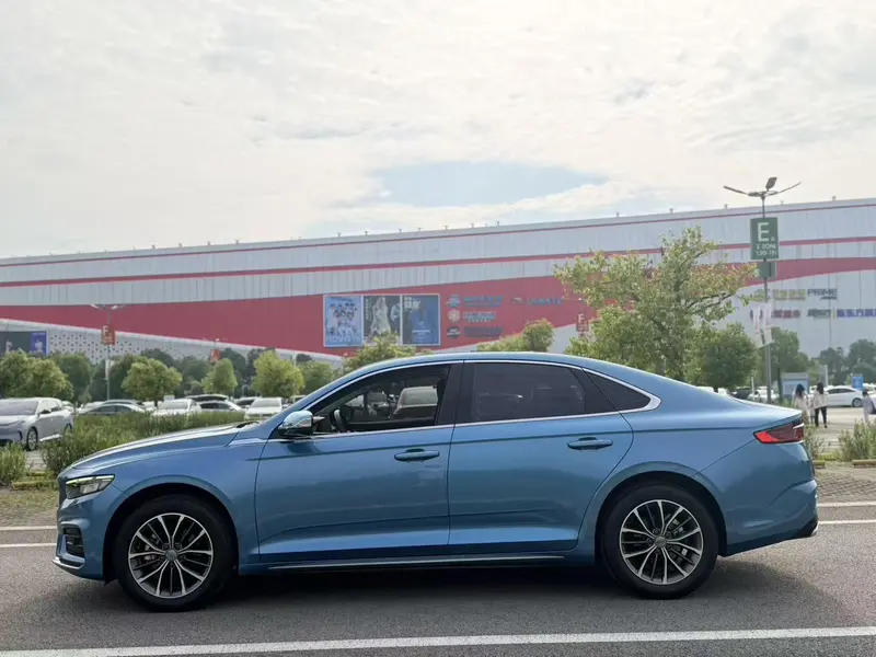 Geely Preface 2.0T люкс + — фото 3