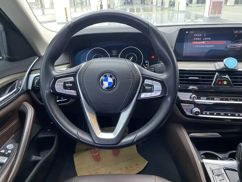 BMW 5 Series — фото 11