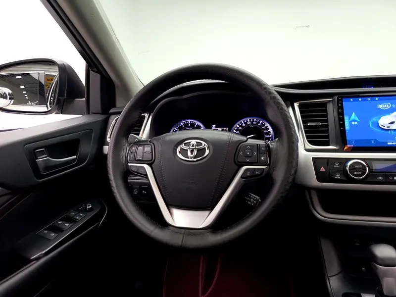 Toyota Highlander 2.0 T 4 WD Luxury 7 V — фото 16