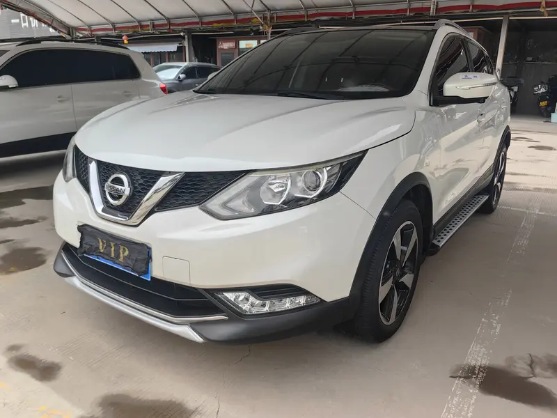Nissan Qashqai — фото 1