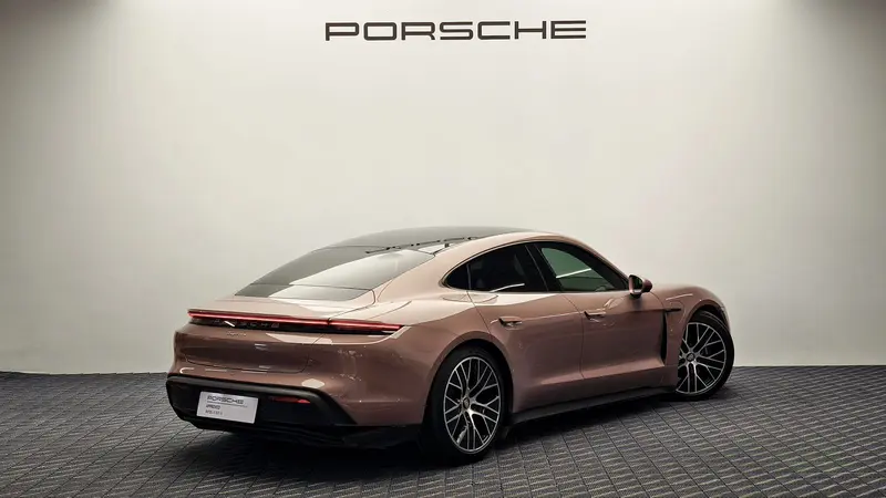Porsche Taycan — фото 6