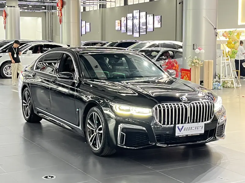 BMW 7 Series рестайлинг 730Li M спортпакет — фото 3