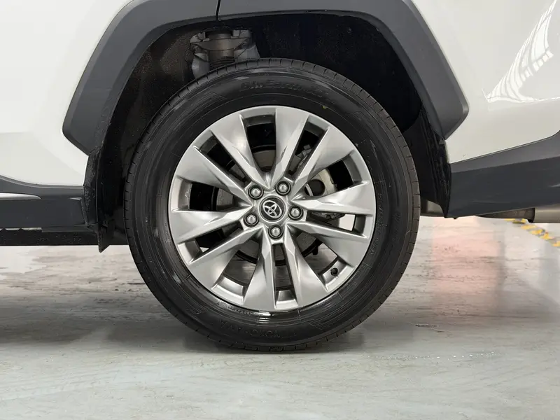 Toyota Wildlander — фото 11