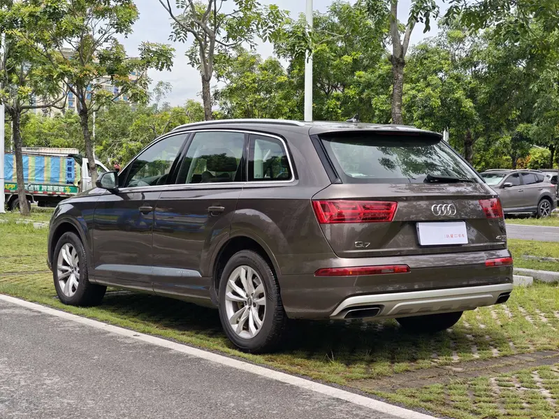 Audi Q7 — фото 5