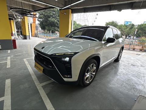 Nio ES8