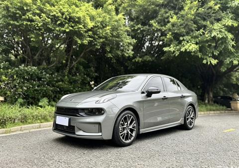 Lynk & Co 03