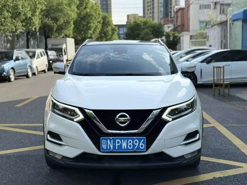 Nissan Qashqai — фото 2