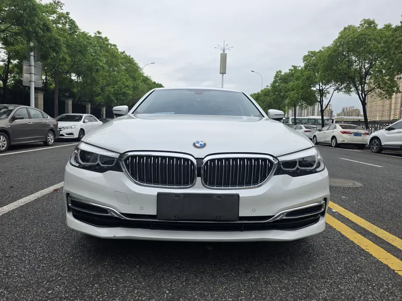 BMW 5 Series — фото 2