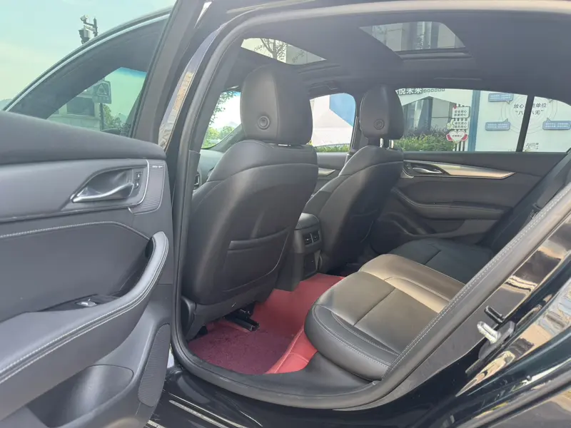 Cadillac CT5 — фото 12