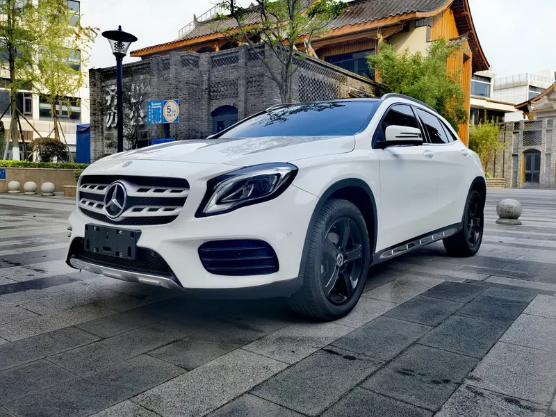 Mercedes-Benz GLA — фото 1