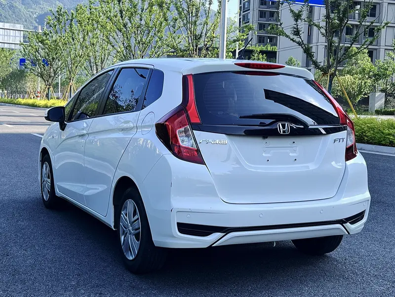 Honda Fit — фото 4