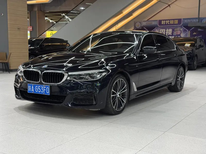 BMW 5 Series — фото 1