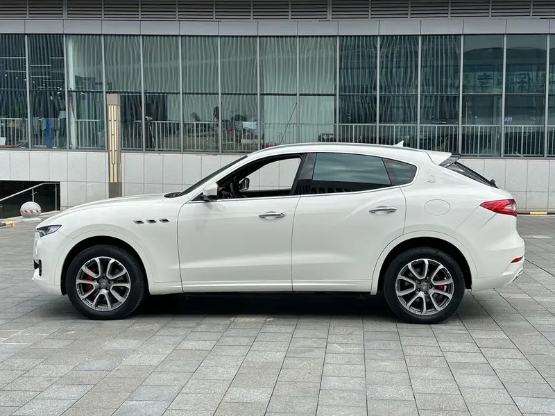 Maserati Levante 3.0 T 350 Hp — фото 4