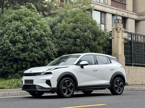 Lynk & Co 06 EM-P
