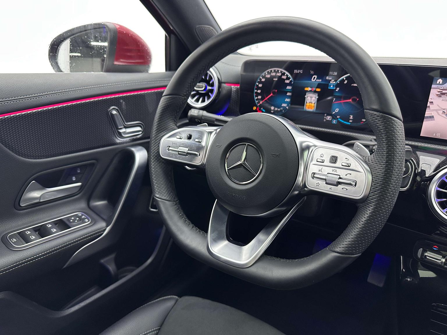 Mercedes-Benz A-Class: фотография 10 из 32