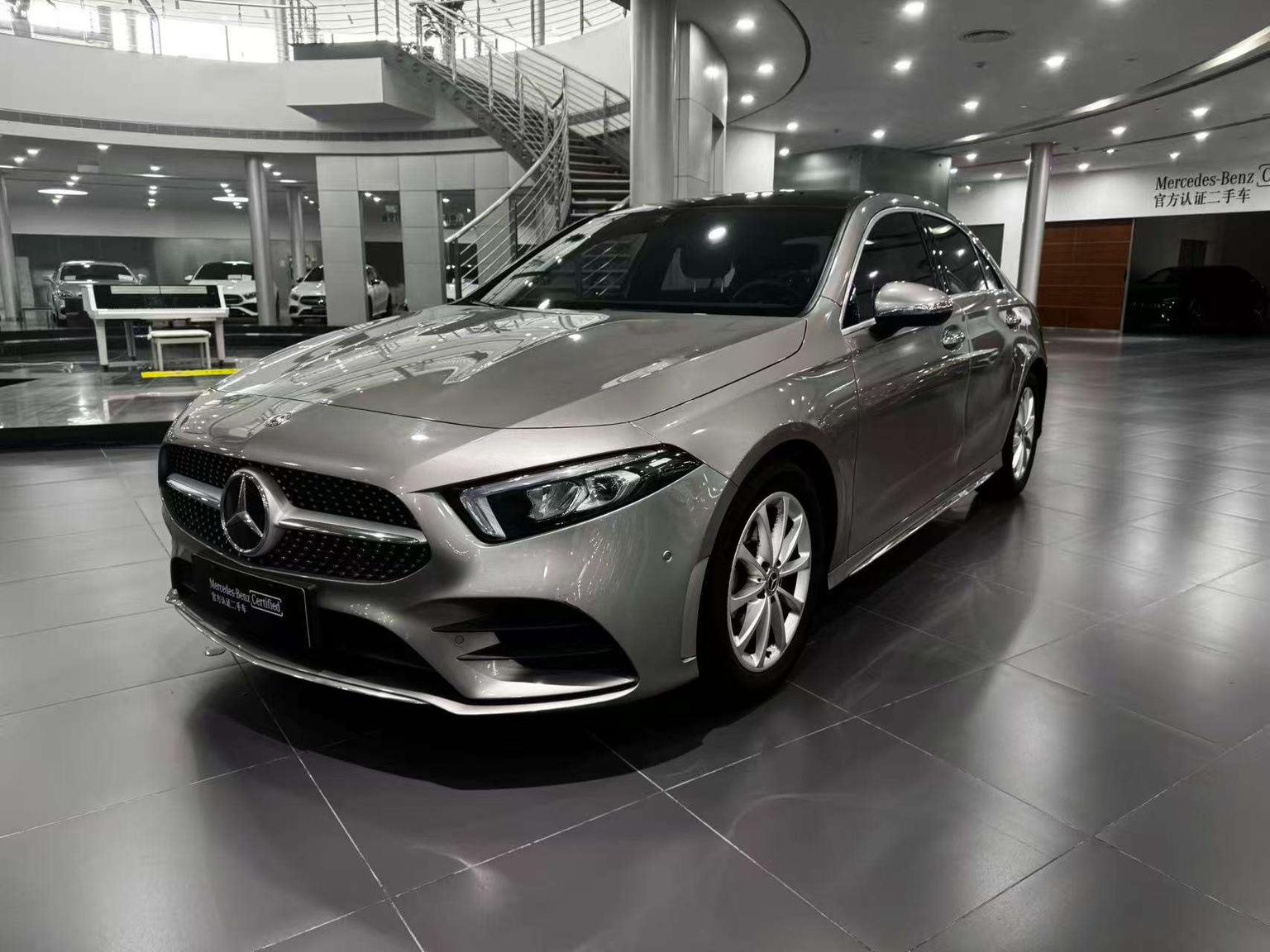 Mercedes-Benz A-Class: фотография 1 из 22