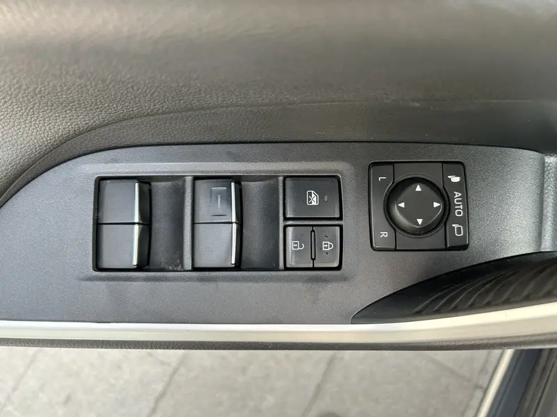 Toyota Wildlander — фото 17