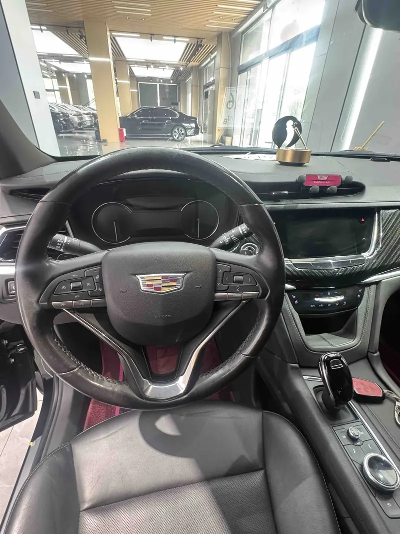 Cadillac XT6 — фото 9