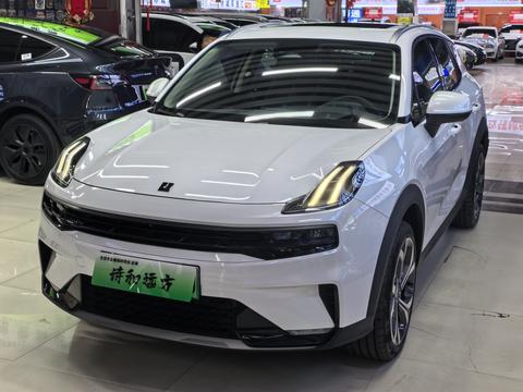 Lynk & Co 06 EM-P