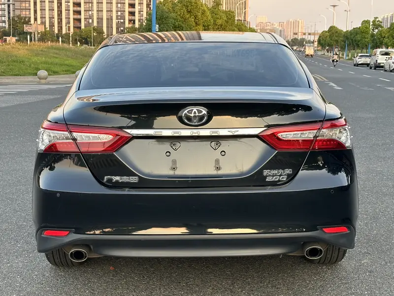 Toyota Camry — фото 6