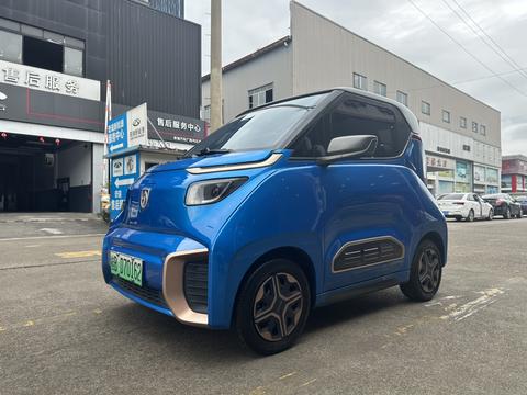 Baojun E200