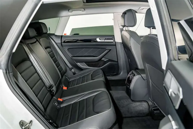 Volkswagen CC 380 TSI — фото 12