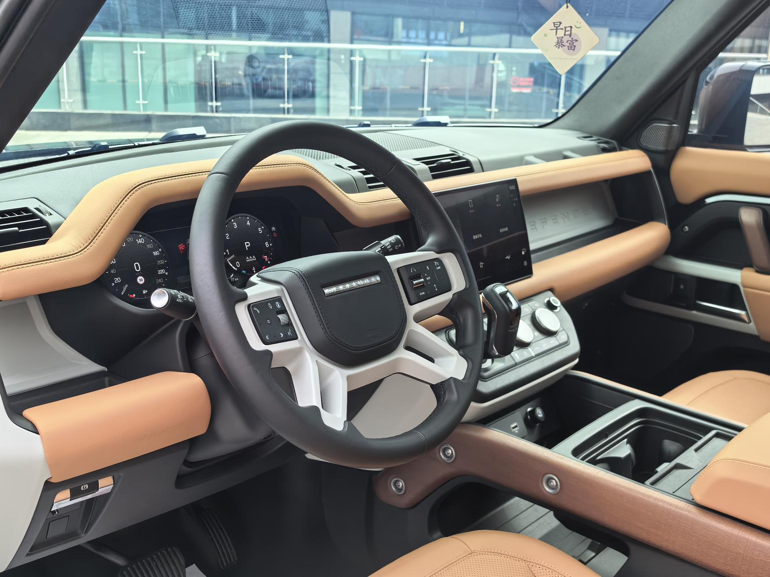 Land Rover Defender: фотография 7 из 17